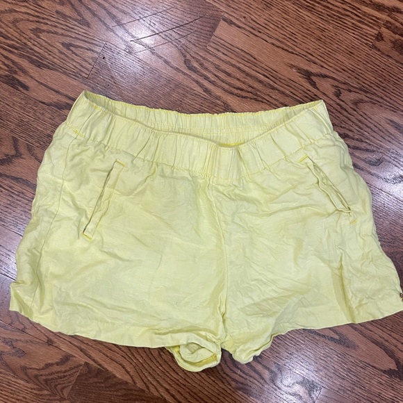 Lilly Pulitzer 4" Lilo Linen Short - Lillys Lemon X Resort White - Picture 3 of 4